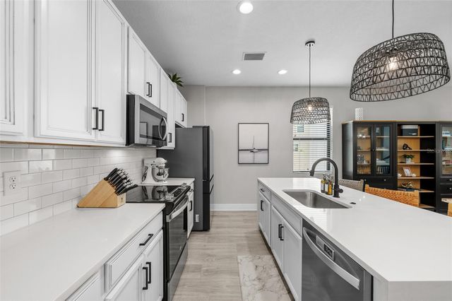 2522 12TH TERRACE N, St Petersburg, FL 33713