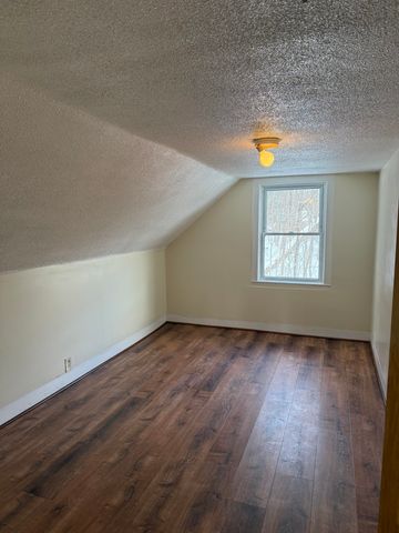 38 Washington Street, Claremont, NH 03743