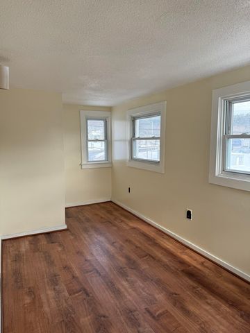 38 Washington Street, Claremont, NH 03743