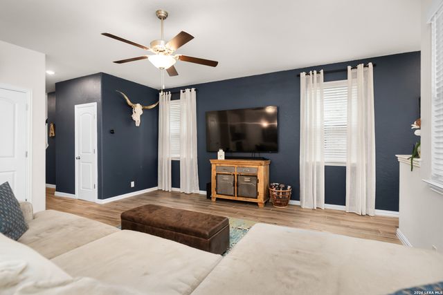 2043 cowan, New Braunfels, TX 78132