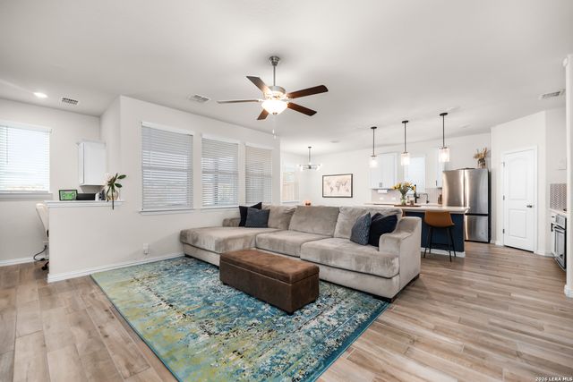 2043 cowan, New Braunfels, TX 78132