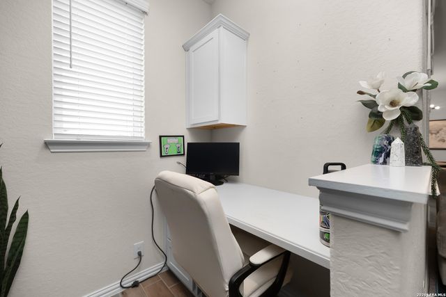 2043 cowan, New Braunfels, TX 78132