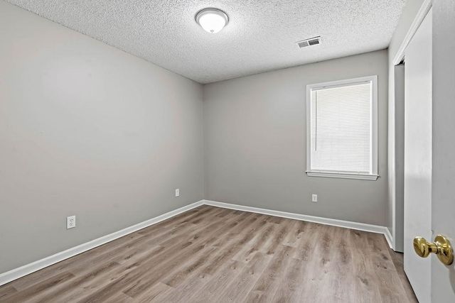 3765 OAKHURST AVE, Millington, TN 38053