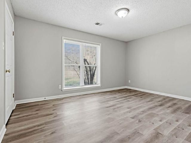 3765 OAKHURST AVE, Millington, TN 38053