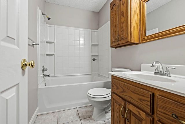 3765 OAKHURST AVE, Millington, TN 38053