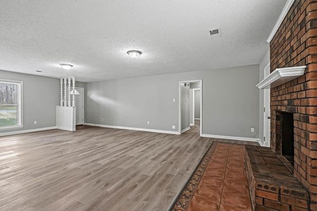 3765 OAKHURST AVE, Millington, TN 38053