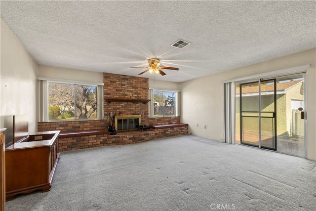 15974 Hawthorne, Fontana, CA 92335