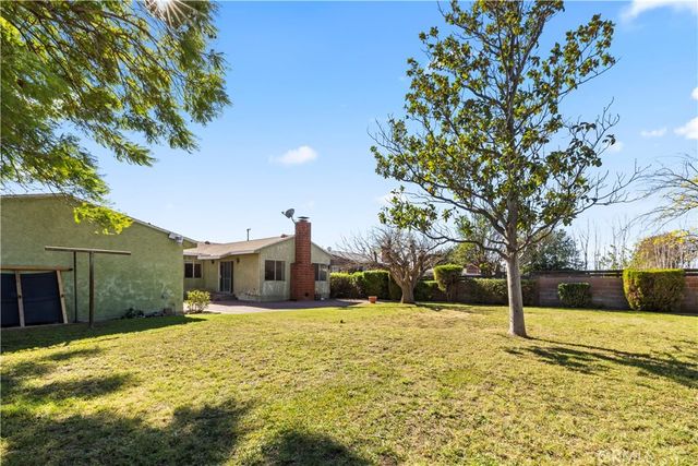 15974 Hawthorne, Fontana, CA 92335