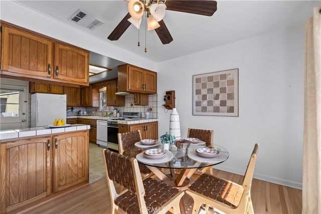 15974 Hawthorne, Fontana, CA 92335