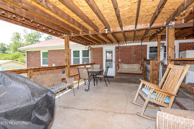 100 Shawnee Drive, Maryville, TN 37804