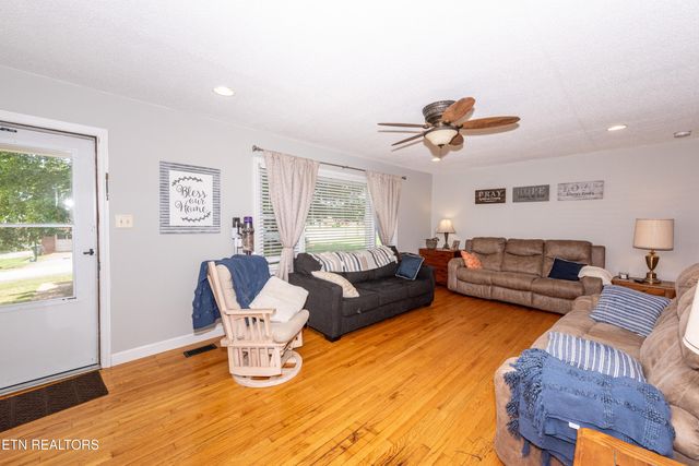 100 Shawnee Drive, Maryville, TN 37804