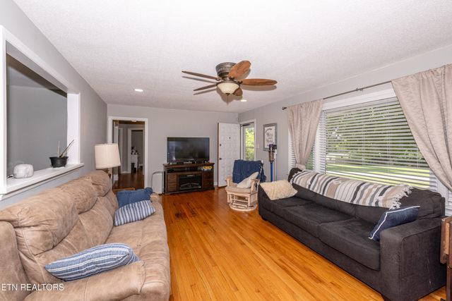 100 Shawnee Drive, Maryville, TN 37804