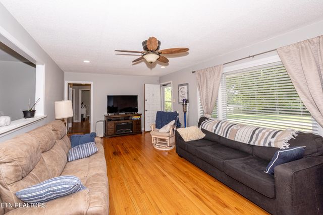 100 Shawnee Drive, Maryville, TN 37804