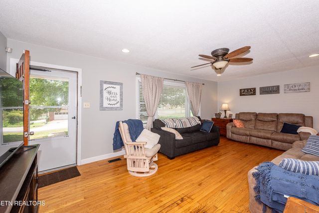 100 Shawnee Drive, Maryville, TN 37804
