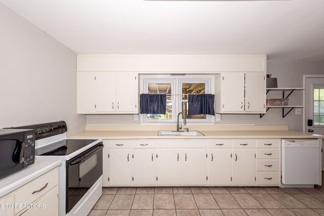 100 Shawnee Drive, Maryville, TN 37804