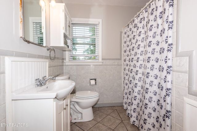 100 Shawnee Drive, Maryville, TN 37804