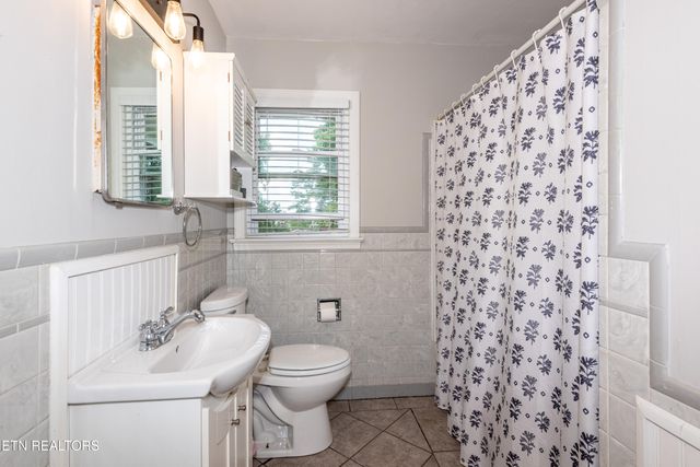 100 Shawnee Drive, Maryville, TN 37804