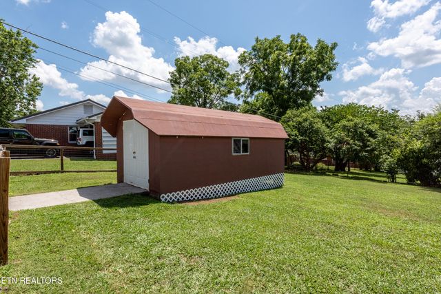 100 Shawnee Drive, Maryville, TN 37804