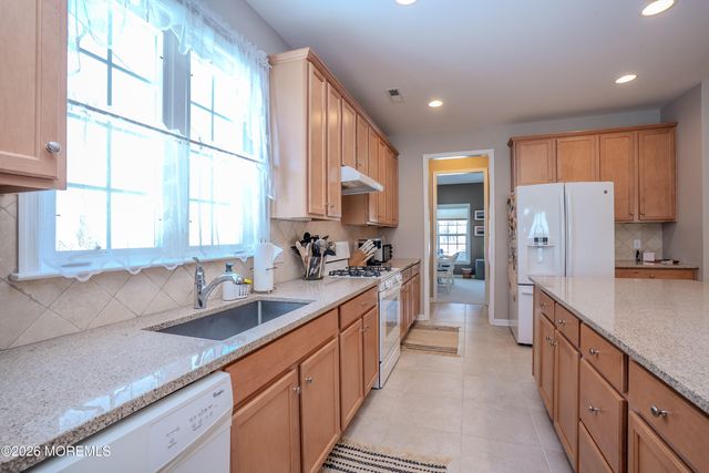 45 Aberdeen Lane, Manchester, NJ 08759