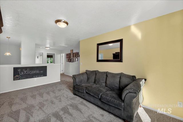 6287 Silver Elm Way, Meridian, ID 83646