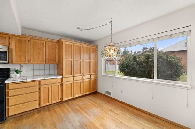 12425 E Olive Ave, Spokane Valley, WA 99216