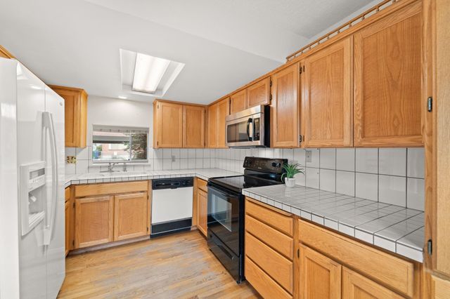 12425 E Olive Ave, Spokane Valley, WA 99216