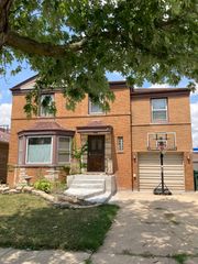 2764 W 95th Place, Evergreen Park, IL 60805