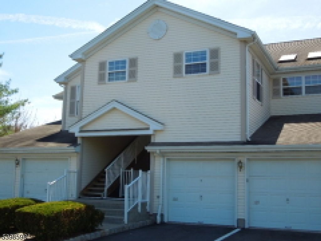 168 Potomac Dr Condo 168, Bernards Twp., NJ 07920