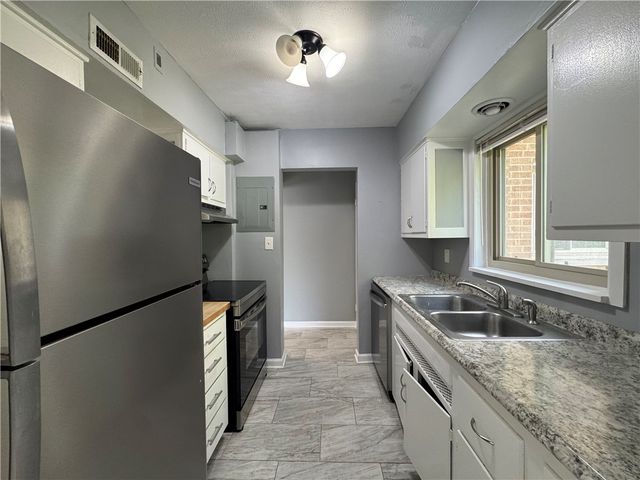 2358 S Patterson Boulevard 6, Kettering, OH 45409