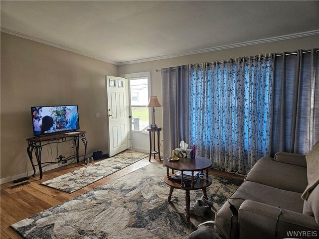 1372 Chestnut Street, Alden, NY 14001