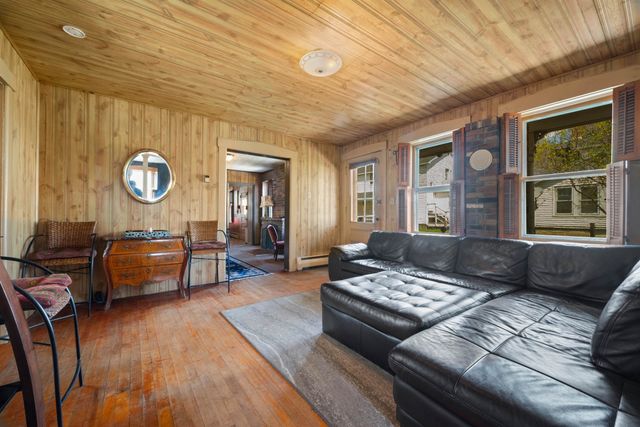 29 Woodstock Avenue, Rutland City, VT 05701