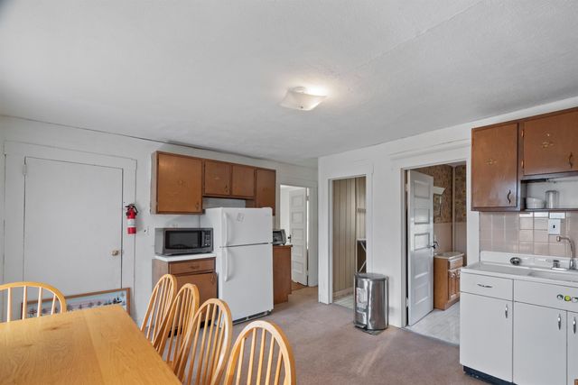 29 Woodstock Avenue, Rutland City, VT 05701