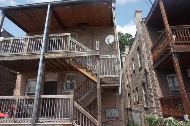 4743 W Gladys Avenue 2, Chicago, IL 60644