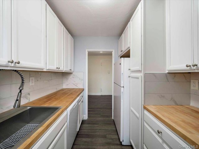 3 Sadore Ln 4P, Yonkers, NY 10710