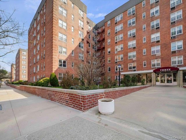 3 Sadore Ln 4P, Yonkers, NY 10710