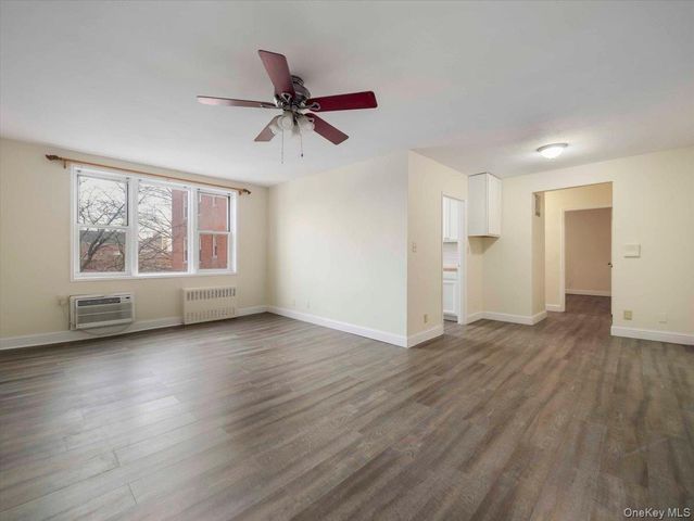 3 Sadore Ln 4P, Yonkers, NY 10710