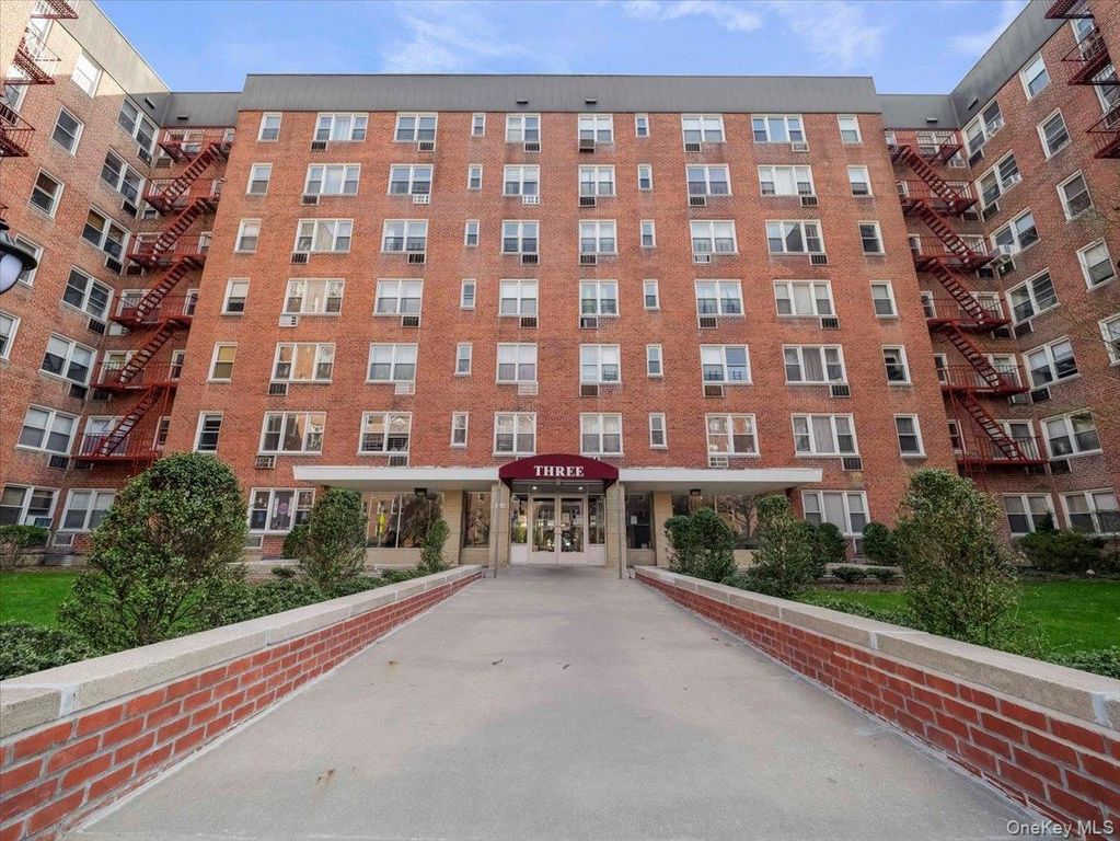 3 Sadore Ln 4P, Yonkers, NY 10710