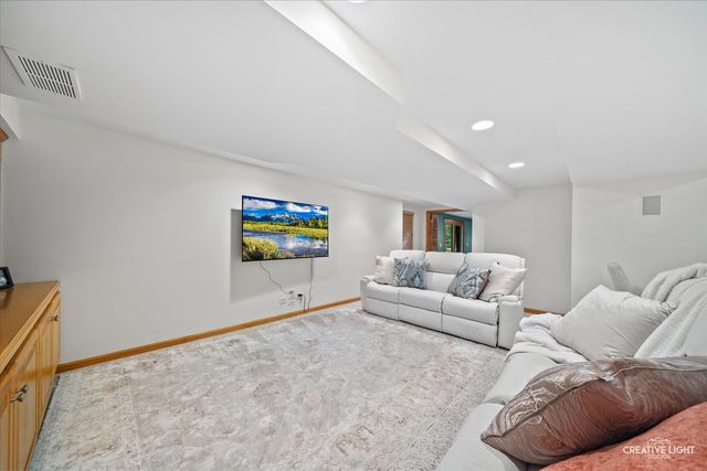 1143 Stuart Court, Naperville, IL 60540