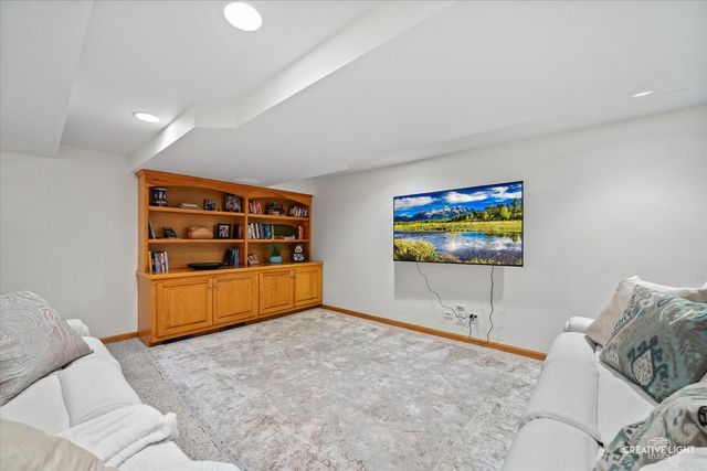 1143 Stuart Court, Naperville, IL 60540