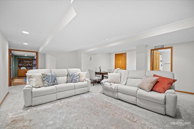 1143 Stuart Court, Naperville, IL 60540
