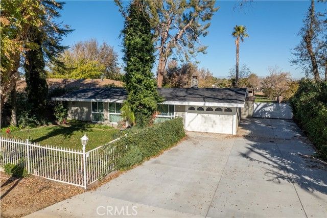 5121 W Avenue M4, Lancaster, CA 93536