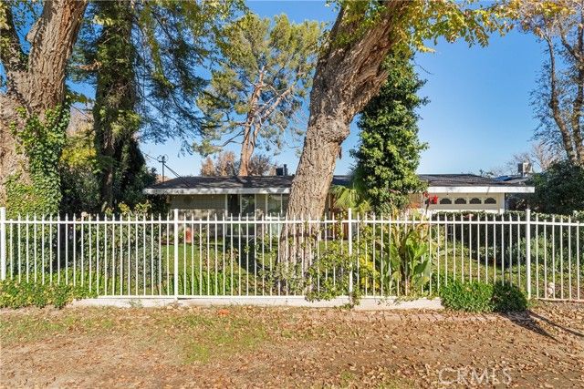 5121 W Avenue M4, Lancaster, CA 93536