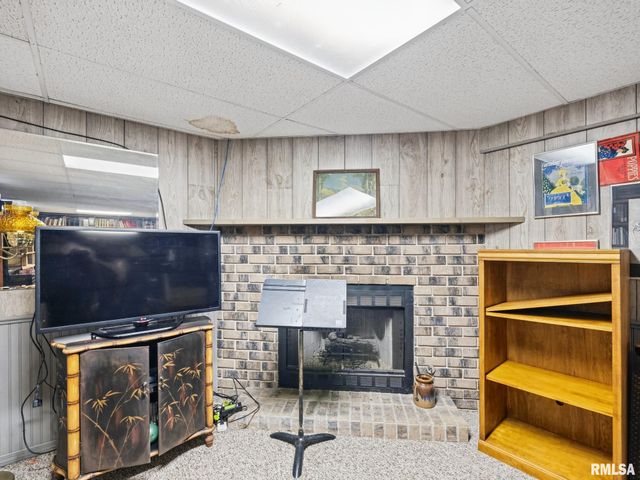 606 W TIMBER RIDGE Drive, Peoria, IL 61615