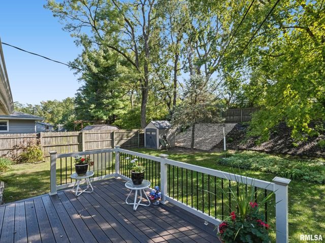 606 W TIMBER RIDGE Drive, Peoria, IL 61615