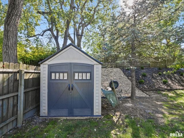 606 W TIMBER RIDGE Drive, Peoria, IL 61615