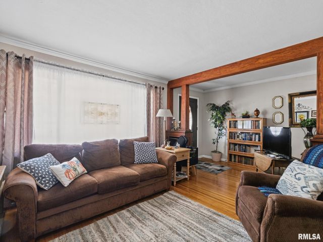 606 W TIMBER RIDGE Drive, Peoria, IL 61615