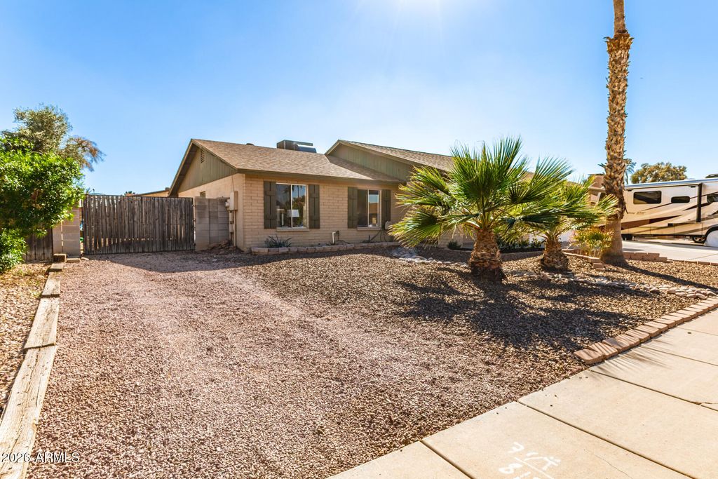 Image 2 of property listing at 2255 S ORANGE Street, Mesa, AZ 85210