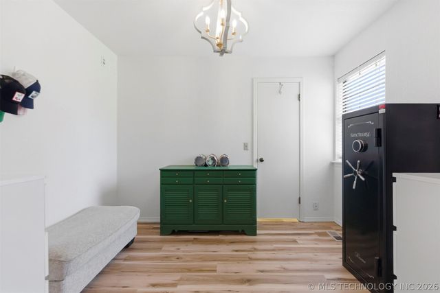 750 W 97th Place S, Jenks, OK 74037