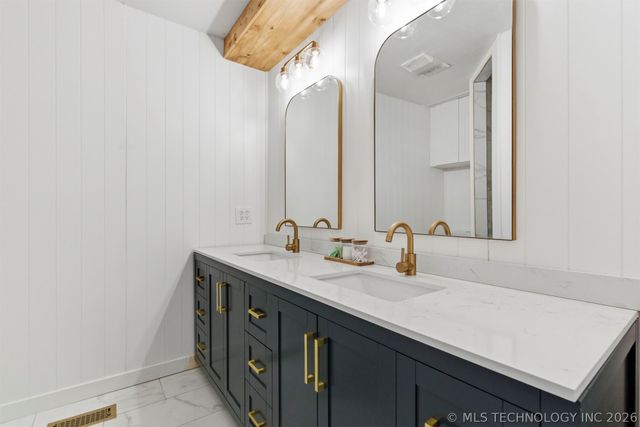 750 W 97th Place S, Jenks, OK 74037