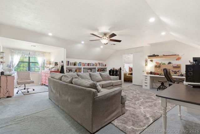 750 W 97th Place S, Jenks, OK 74037